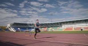 火箭状元秀哈登带队险胜国王