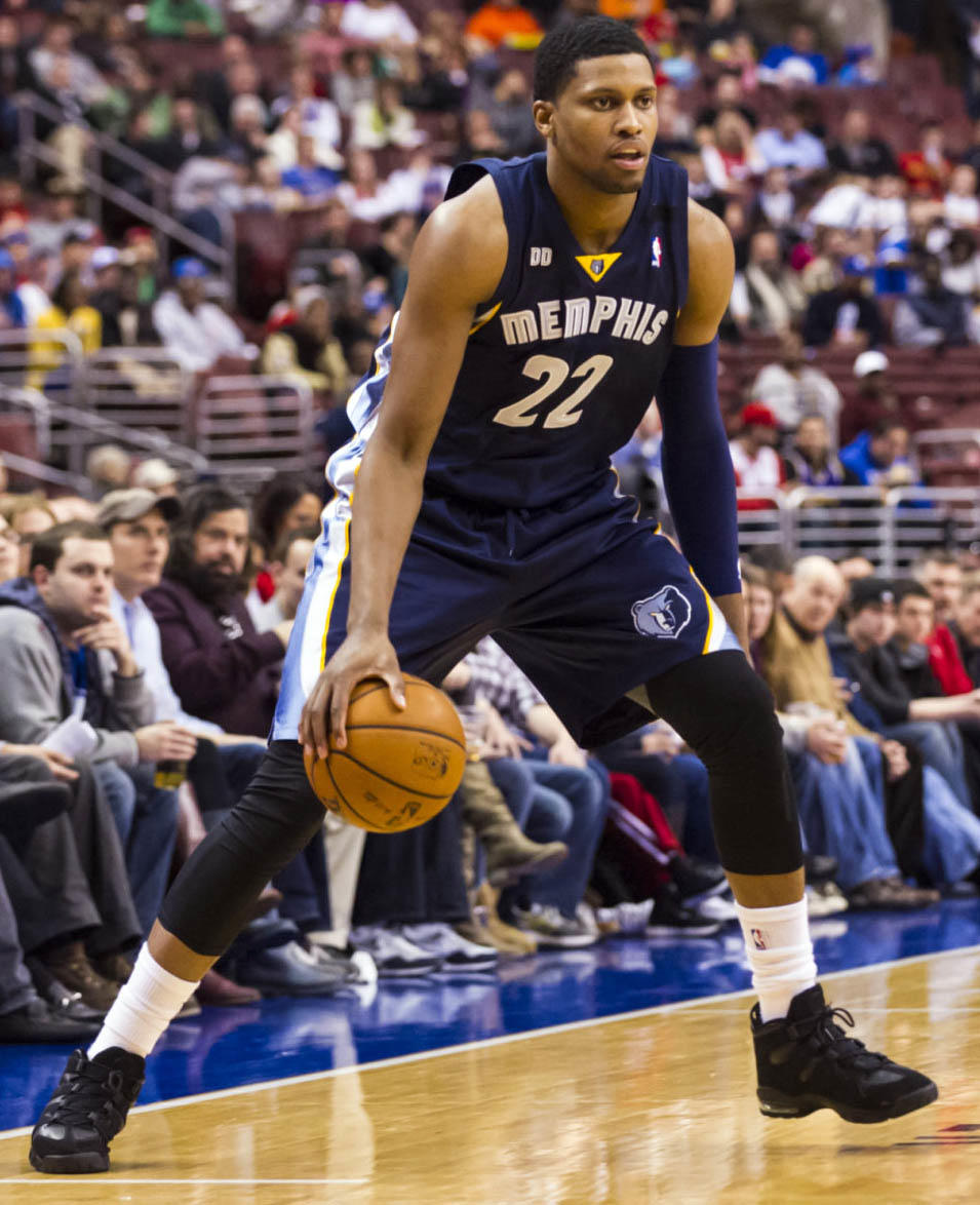 突破造犯规 突破造犯规