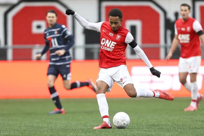 队近年来一 队近年来一